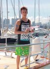 陈伟霆滑浪庆祝出新碟 力撑阿SA走音是难免